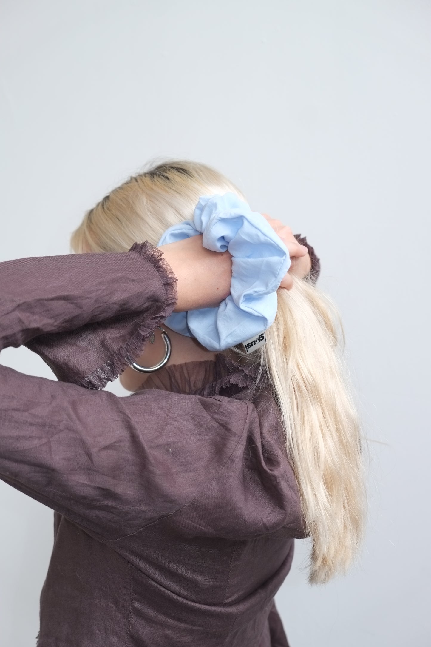 LIGHT BLUE SCRUNCHIE