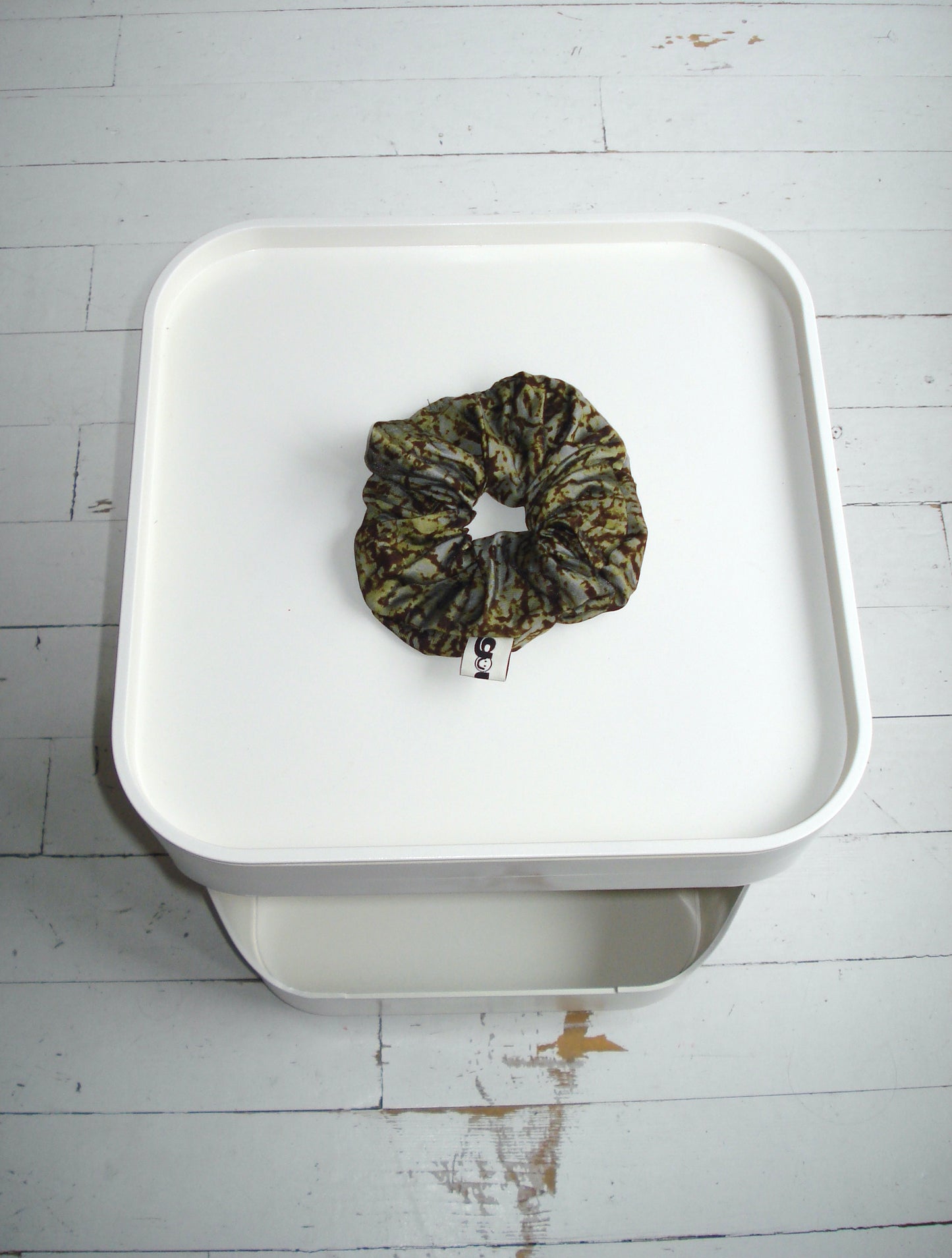 GREEN FOREST SCRUNCHIE