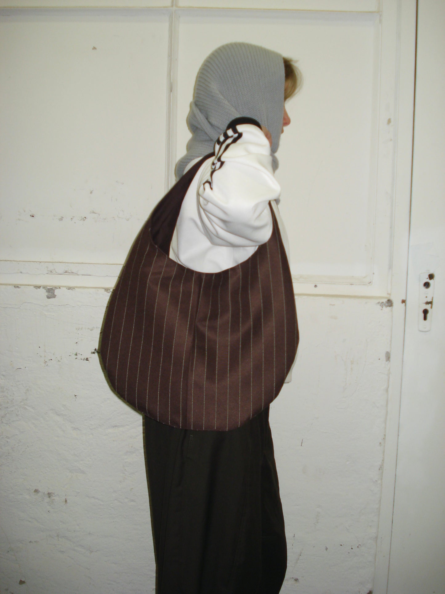 BROWN STRIPED MEDIUM EGG