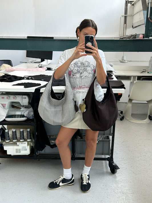 GREY STRIPED MEDIUM EGG