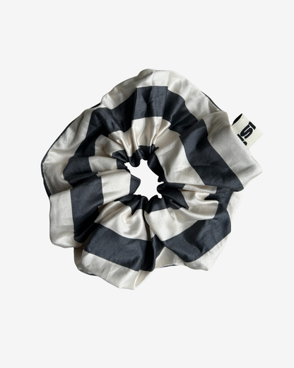 GREY STRIPED SCRUNCHIE
